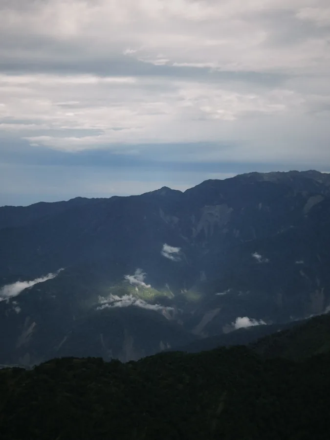 山谷的一束光